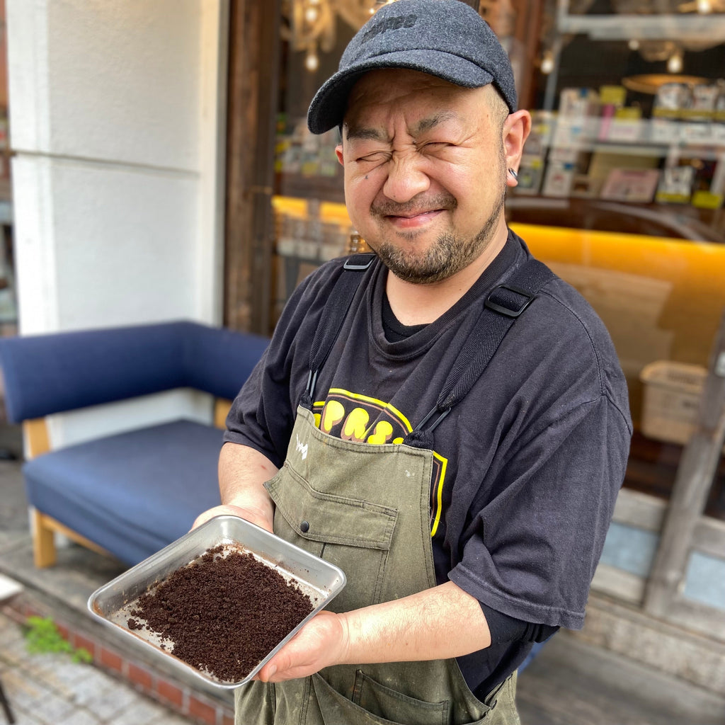 飲んだあとのコーヒー、捨てるのちょっと待って。 hugcoffeeの“消臭アイデア”教えます。
