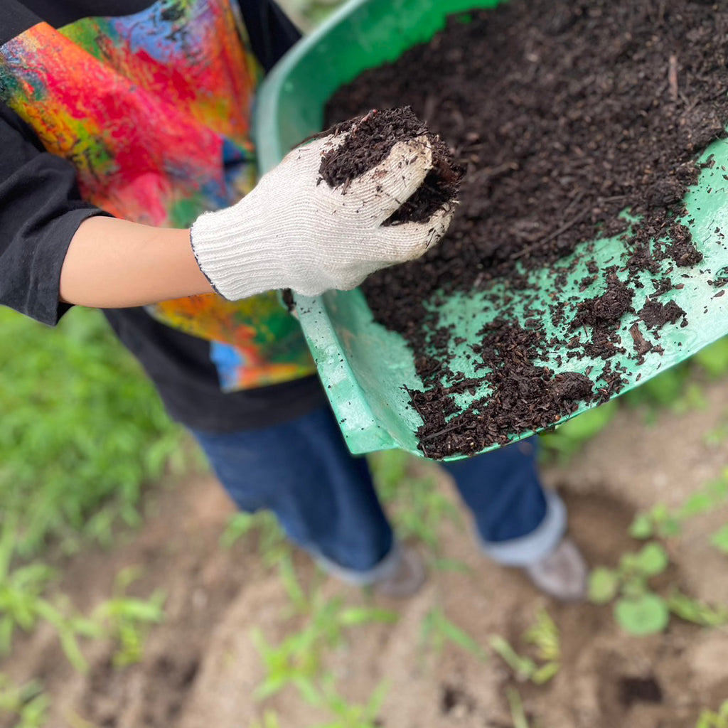 ☕ コーヒーから生まれる、やさしい循環の土。hugcoffeeのコーヒー堆肥